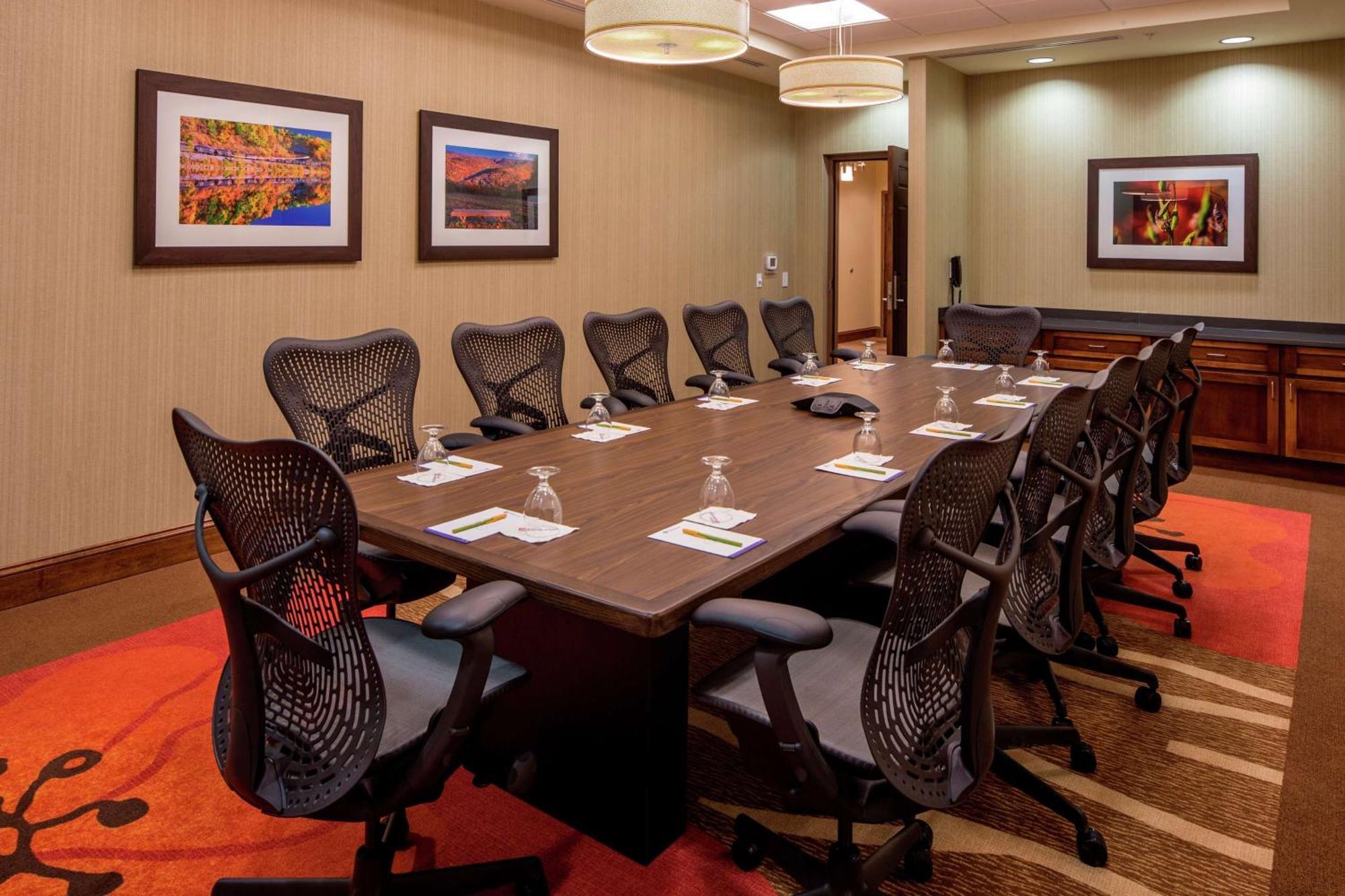 Hilton Garden Inn Uniontown Eksteriør bilde